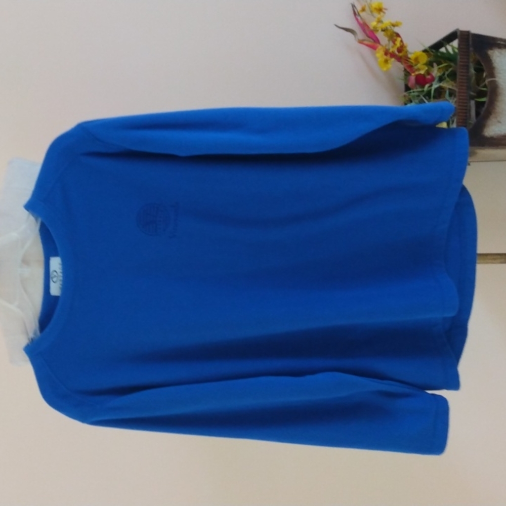 Vantage Longsleeve High Low Sweater.